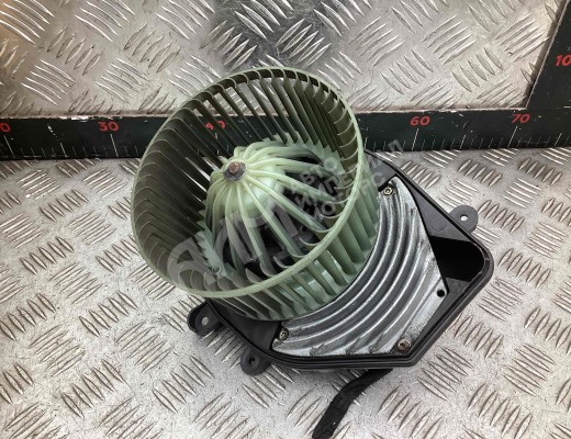 Моторчик печки Volkswagen Passat B5 (3B) 1996-2000  Volkswagen Passat Passat B5 (3B) 1996-2000