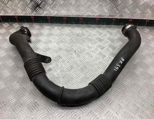 Патрубок интеркулера Nissan Primastar I 2006-2014 рестайлинг  Nissan Primastar Primastar I 2006-2014 рестайлинг