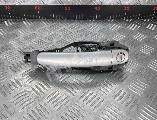 Ручка наружная передняя левая Volkswagen Golf IV (1J) 1997-2004  Volkswagen Golf Golf IV (1J) 1997-2004