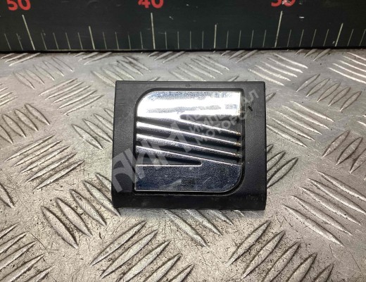 Эмблема Seat Ibiza II (6K) 1993-2002  Seat Ibiza Ibiza II (6K) 1993-2002