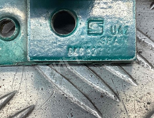 Петля крышки багажника Seat Ibiza II (6K) 1993-2002  Seat Ibiza Ibiza II (6K) 1993-2002
