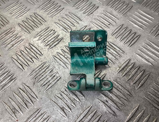 Петля крышки багажника Seat Ibiza II (6K) 1993-2002  Seat Ibiza Ibiza II (6K) 1993-2002