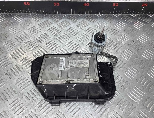 Блок розжига ксенона Audi A4 B6 (8EC, 8E5) 2000-2004  Audi A4 A4 B6 (8EC, 8E5) 2000-2004