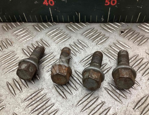 Болт колесный Saab 900 II 1993-1998  Saab 900 900 II 1993-1998