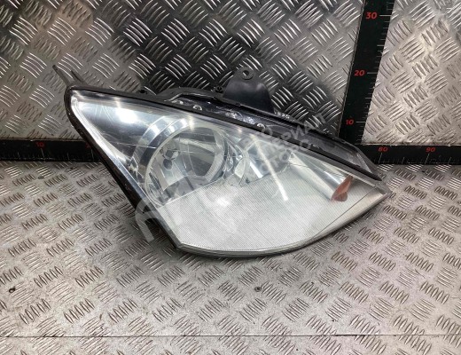 Фара правая Ford Focus I 2001-2005 рестайлинг  Ford Focus Focus I 2001-2005 рестайлинг