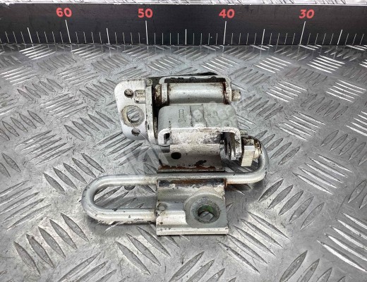 Петля двери передней левой Volkswagen Passat B5 (3B) 1996-2000  Volkswagen Passat Passat B5 (3B) 1996-2000