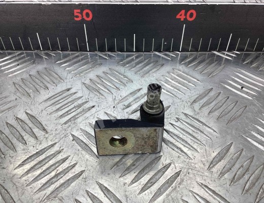 Петля двери передней левой Audi A4 B6 (8EC, 8E5) 2000-2004  Audi A4 A4 B6 (8EC, 8E5) 2000-2004