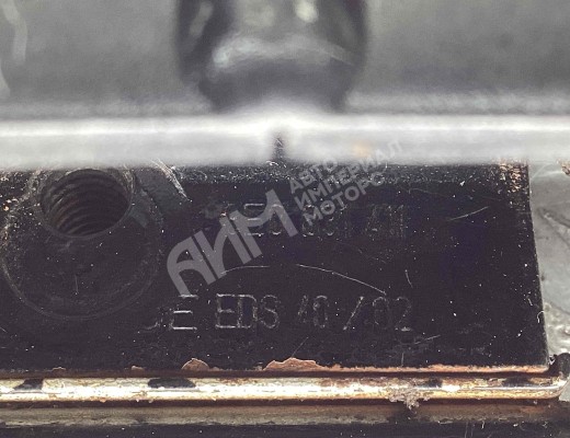 Петля двери передней левой Audi A4 B6 (8EC, 8E5) 2000-2004  Audi A4 A4 B6 (8EC, 8E5) 2000-2004