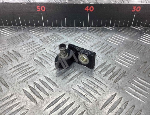 Петля двери передней левой Audi A4 B6 (8EC, 8E5) 2000-2004  Audi A4 A4 B6 (8EC, 8E5) 2000-2004