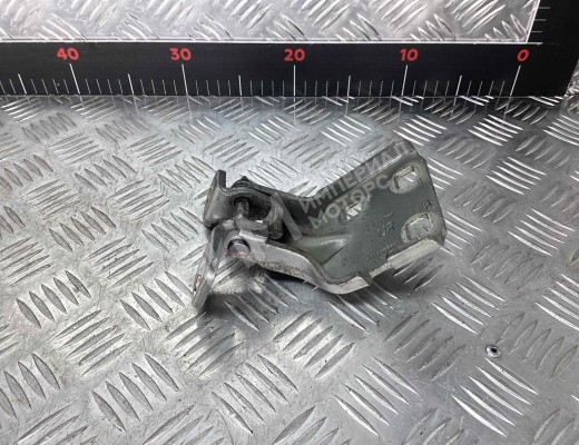 Петля двери передней правой Chrysler Voyager IV (RG) 2001-2008  Chrysler Voyager Voyager IV (RG) 2001-2008