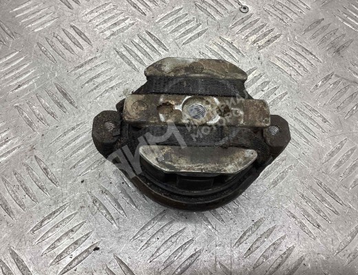 Подушка крепления КПП Audi A4 B5 (8D) 1999-2001 рестайлинг  Audi A4 A4 B5 (8D) 1999-2001 рестайлинг