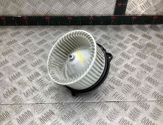 Моторчик печки Mazda 6 I (GG) 2002-2005  Mazda 6 6 I (GG) 2002-2005