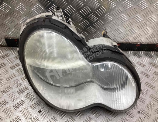 Фара правая Mercedes C (W203) 2000-2004  Mercedes C C (W203) 2000-2004