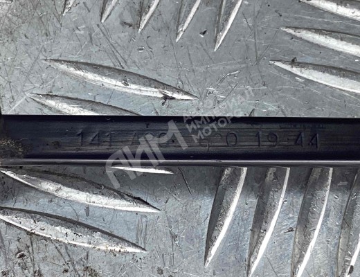 Щеткодержатель (поводок стеклоочистителя, дворник) Mercedes C (W203) 2000-2004  Mercedes C C (W203) 2000-2004