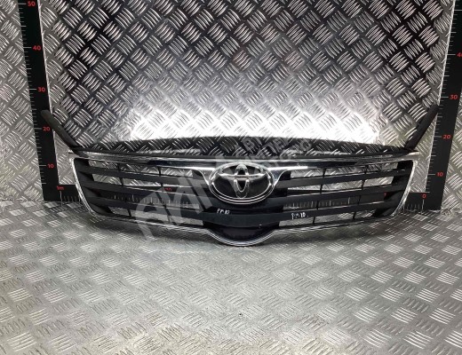 Решетка радиатора Toyota Avensis III (T270) 2008-2015  Toyota Avensis Avensis III (T270) 2008-2015