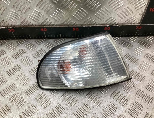 Поворотник правый Audi A4 B5 (8D) 1994-1999  Audi A4 A4 B5 (8D) 1994-1999