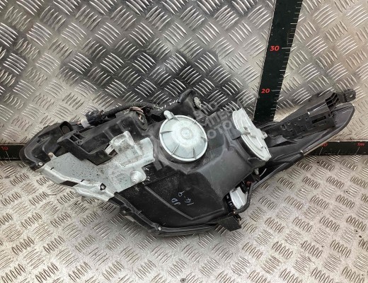 Фара правая Toyota Avensis III (T270) 2008-2015  Toyota Avensis Avensis III (T270) 2008-2015