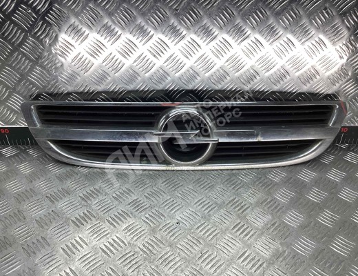 Решетка радиатора Opel Zafira A 2003-2005 рестайлинг  Opel Zafira Zafira A 2003-2005 рестайлинг