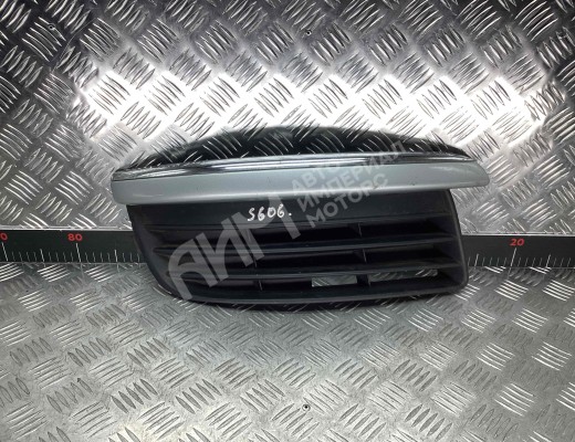 Заглушка (решетка) в бампер Volkswagen Golf V (1K) 2004-2009  Volkswagen Golf Golf V (1K) 2004-2009
