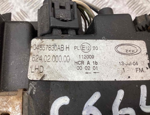 Фара правая Chrysler Voyager IV (RG) 2001-2008  Chrysler Voyager Voyager IV (RG) 2001-2008