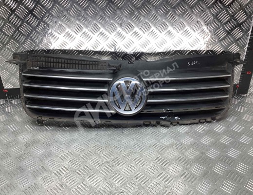 Решетка радиатора Volkswagen Passat B5+ (3B) 2000-2005 рестайлинг  Volkswagen Passat Passat B5+ (3B) 2000-2005 рестайлинг