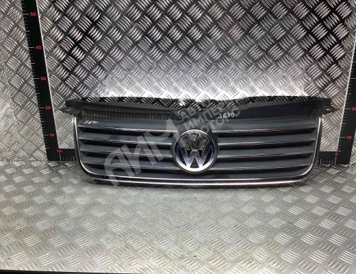 Решетка радиатора Volkswagen Passat B5+ (3B) 2000-2005 рестайлинг  Volkswagen Passat Passat B5+ (3B) 2000-2005 рестайлинг
