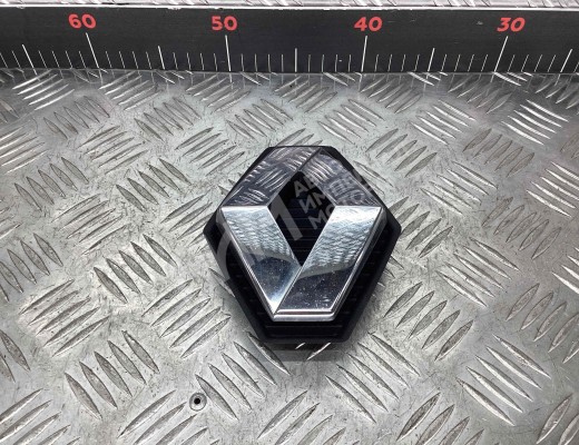 Эмблема Renault Scenic II (JM) 2003-2006  Renault Scenic Scenic II (JM) 2003-2006
