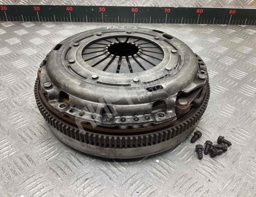 Маховик Volkswagen Caddy III (2K) 2004-2010  Volkswagen Caddy Caddy III (2K) 2004-2010