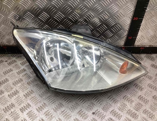 Фара правая Ford Focus I 2001-2005 рестайлинг  Ford Focus Focus I 2001-2005 рестайлинг