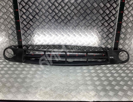 Заглушка (решетка) в бампер передний Kia Carens I (FJ) 2002-2006 рестайлинг  Kia Carens Carens I (FJ) 2002-2006 рестайлинг