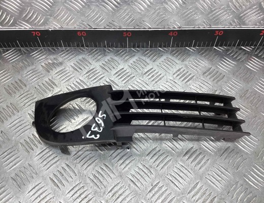 Рамка фары противотуманной правой Audi A6 C5 (4B) 2001-2004 рестайлинг  Audi A6 A6 C5 (4B) 2001-2004 рестайлинг