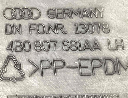 Рамка фары противотуманной левой Audi A6 C5 (4B) 2001-2004 рестайлинг  Audi A6 A6 C5 (4B) 2001-2004 рестайлинг