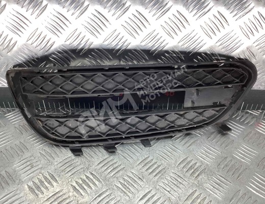 Заглушка (решетка) в бампер Mercedes E (W212) 2009-2013  Mercedes E E (W212) 2009-2013