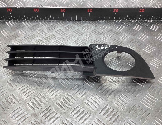 Рамка фары противотуманной правой Audi A6 C5 (4B) 2001-2004 рестайлинг  Audi A6 A6 C5 (4B) 2001-2004 рестайлинг