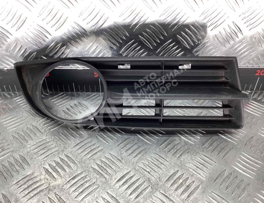Рамка фары противотуманной правой Volkswagen Touran I (1T) 2003-2006  Volkswagen Touran Touran I (1T) 2003-2006