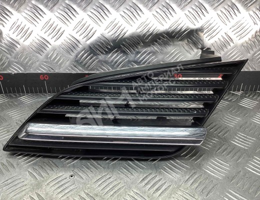 Решетка радиатора Nissan Primera III (P12) 2002-2008  Nissan Primera Primera III (P12) 2002-2008