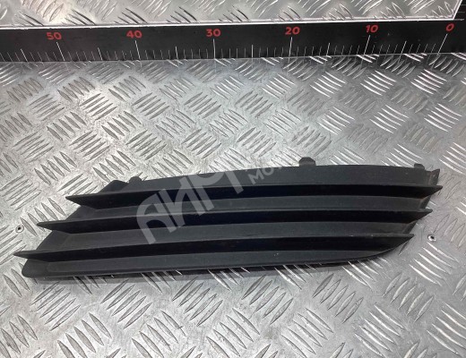 Заглушка (решетка) в бампер передний Opel Astra H 2004-2007  Opel Astra Astra H 2004-2007