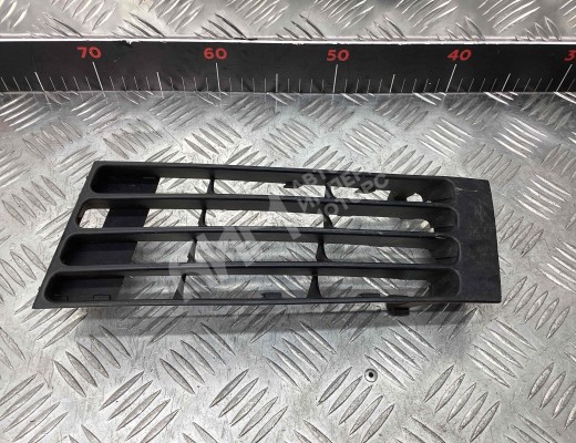 Заглушка (решетка) в бампер передний Audi A4 B5 (8D) 1999-2001 рестайлинг  Audi A4 A4 B5 (8D) 1999-2001 рестайлинг