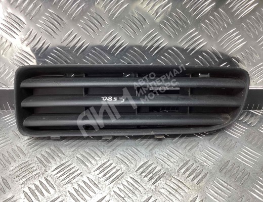 Заглушка (решетка) в бампер передний Skoda Octavia A4 Tour (1U) 1996-2010  Skoda Octavia Octavia A4 Tour (1U) 1996-2010