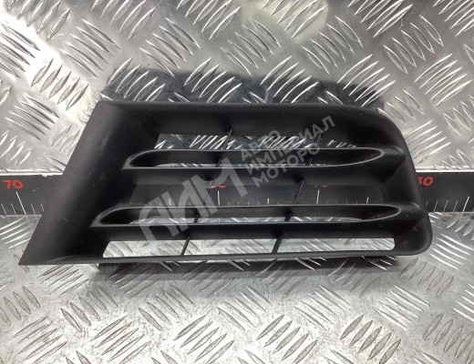Заглушка (решетка) в бампер передний Renault Scenic II (JM) 2006-2009 рестайлинг  Renault Scenic Scenic II (JM) 2006-2009 рестайлинг