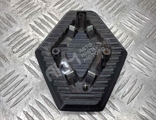 Эмблема Renault Scenic II (JM) 2006-2009 рестайлинг  Renault Scenic Scenic II (JM) 2006-2009 рестайлинг
