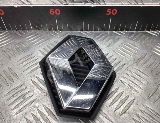 Эмблема Renault Scenic II (JM) 2006-2009 рестайлинг  Renault Scenic Scenic II (JM) 2006-2009 рестайлинг