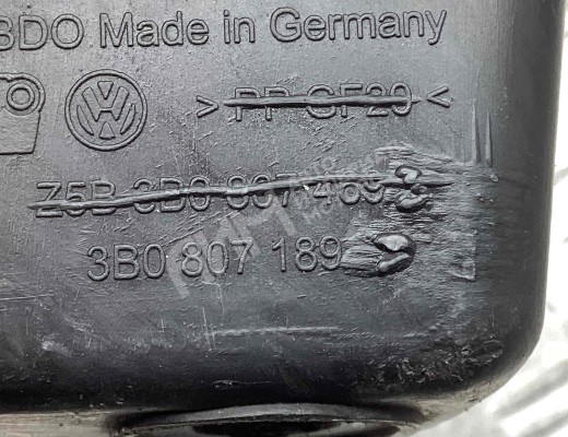 Кронштейн крепления бампера переднего Volkswagen Passat B5 (3B) 1996-2000  Volkswagen Passat Passat B5 (3B) 1996-2000