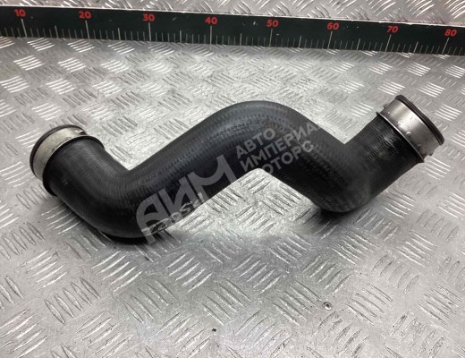 Патрубок интеркулера Volkswagen Passat B5+ (3B) 2000-2005 рестайлинг  Volkswagen Passat Passat B5+ (3B) 2000-2005 рестайлинг