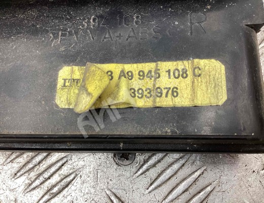 Фонарь крышки багажника правый Volkswagen Passat B4 (3A) 1993-1997  Volkswagen Passat Passat B4 (3A) 1993-1997