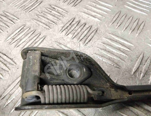Щеткодержатель (поводок стеклоочистителя, дворник) Audi 100 C3 1982-1991  Audi 100 100 C3 1982-1991