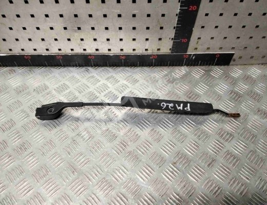 Щеткодержатель (поводок стеклоочистителя, дворник) Audi 100 C3 1982-1991  Audi 100 100 C3 1982-1991