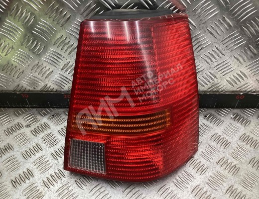 Фонарь задний правый Volkswagen Golf IV (1J) 1997-2004  Volkswagen Golf Golf IV (1J) 1997-2004