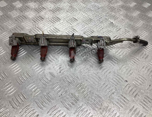 Форсунка Nissan Primera III (P12) 2002-2008  Nissan Primera Primera III (P12) 2002-2008