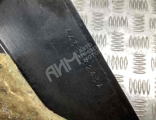 Консоль салона (кулисная часть) Audi 100 C3 1982-1991  Audi 100 100 C3 1982-1991